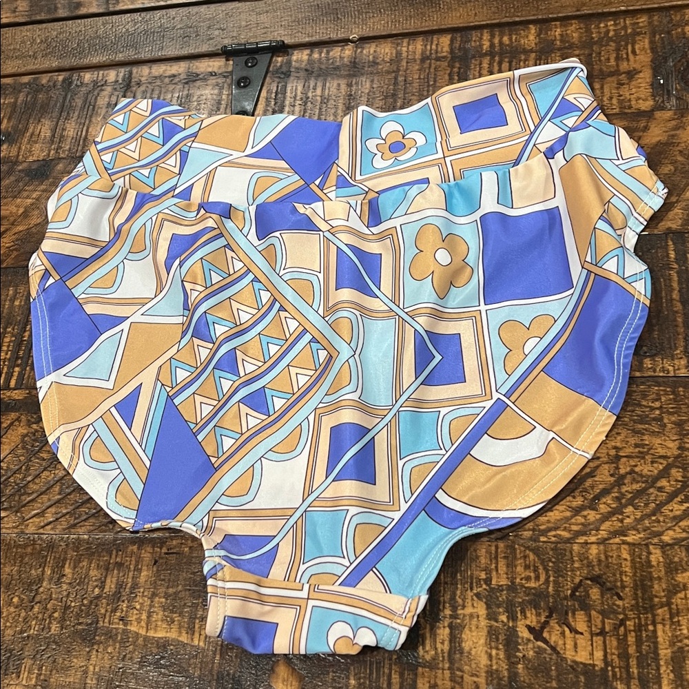 Geometric Patterned Bikini Bottom size medium - Picture 5 of 9